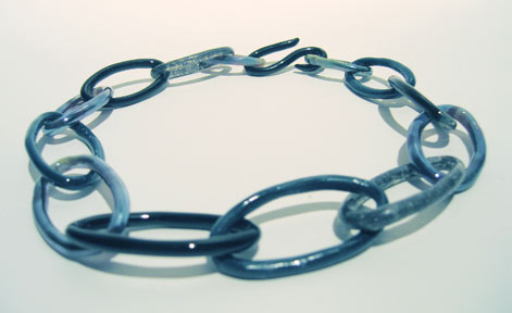 "chain" flame worked glass necklace by artist vivienne bell